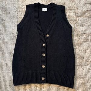 Tuckernuck Black Chunky Knit Button Front Sweater Vest sz M